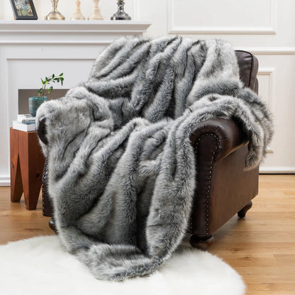 Plaid en fausse fourrure de renard